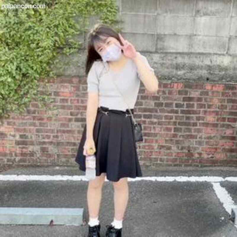 FC2-PPV-2373835 - 趣味は「量産系の服を集める事」まさかと疑ってしまうロリッ娘を車内に連れ込みフェラレッスン、初めて経験する口内発射に・・・