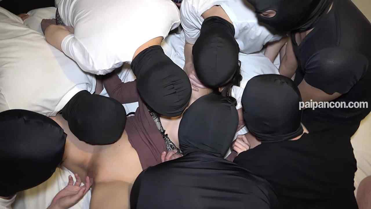 FC2-PPV-2905930 - 3本合計240分＋特典2本。【無/乱交】クラブで男をはべらす綺麗な顔立ちの美スタイルハーフ系美女。男をバカにして調子に乗る女を大勢で無理やり犯して更生。 合計無