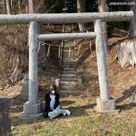 FC2-PPV-3244942 - 【野外・ぶっかけ】[後編]帰り道で神社を見つけたので、神様の前できちんと返済しますと誓わせました。