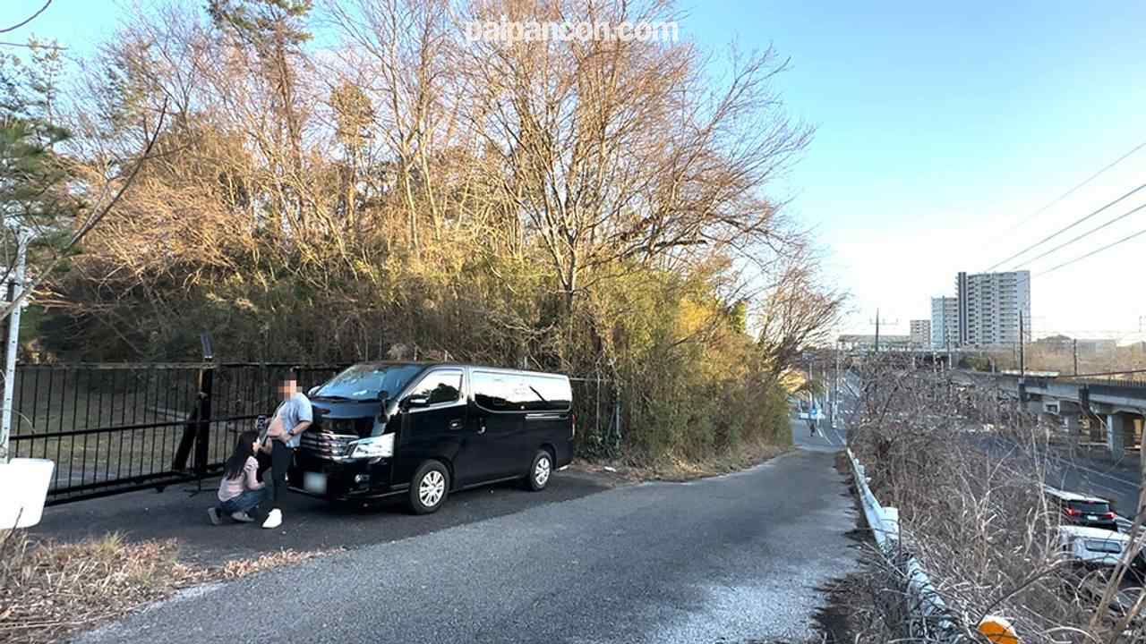 FC2-PPV-4382138 - 奇跡の復活！！凍結からの再販売！！１８歳、美巨乳！！Gカップ、完全顔出し、大学１年生、色白シルキースキン！！トランクルームの影に隠れて、やりたい放題！電車丸見え立ちバック！！野外露出、野外SEX、中出 thumbnail_7.jpg