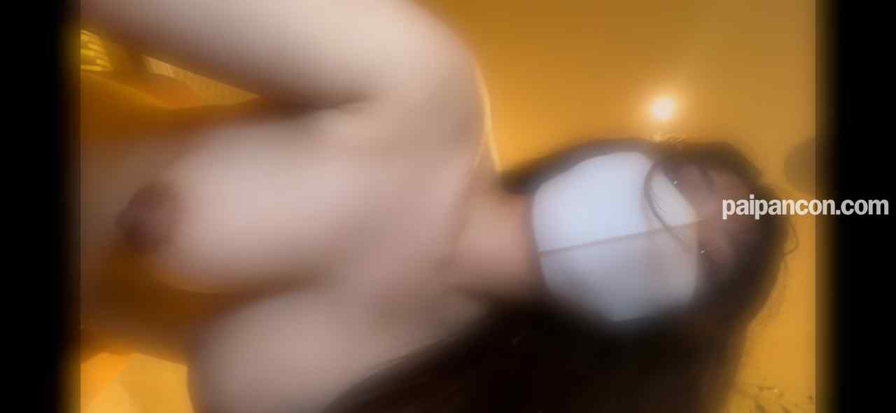 FC2-PPV-4592550 - 【無】Merry Christmas ♪イルミネーションよりも煌めく巨乳パティシエほのかちゃん！！素直で控えめでたわわなデカ乳♪躍動感MAXで乱れる清純系Fカップ美女に大量種付け！！ thumbnail_5.jpg