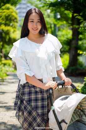 FC2-PPV-4767523 - 【妊娠希望人妻】夫とのセックスレスに悩む人妻　SEXを忘れない為にデカチンチンポに中出し懇願SEX【二人目希望】 cover.jpg