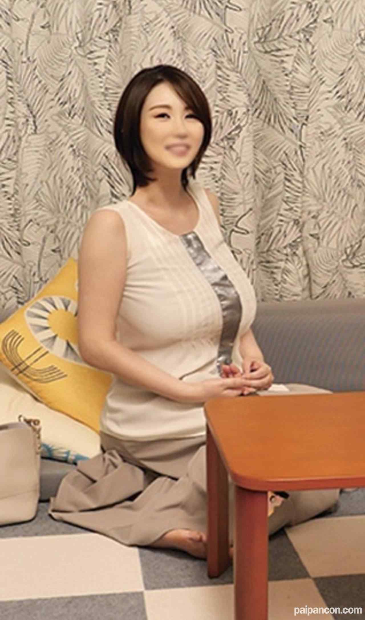 FC2-PPV-4774490 - 【個撮】50歳エロエロ漫画乳奥さまをナンパで捕獲！　清楚な白レース下着に隠されたＩカップはフワッフワのもっちもち！　ぶるんっぶるんっ宙に円を描がきながら他人棒でイキまくる連れ込み中出しSEX thumbnail_1.jpg