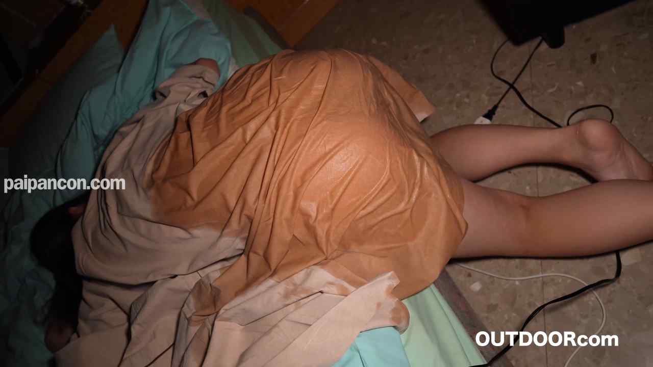 FC2-PPV-4823200 - 無限に潮を吹き続けるチート体質を持つ保育士さん再降臨です。2時間ずっと男二人がかりで責め続けた結果、感度が上がりすぎて自分の潮で絶頂して、さらに潮吹いてました。※デビュー作は永久凍結 thumbnail_3.jpg